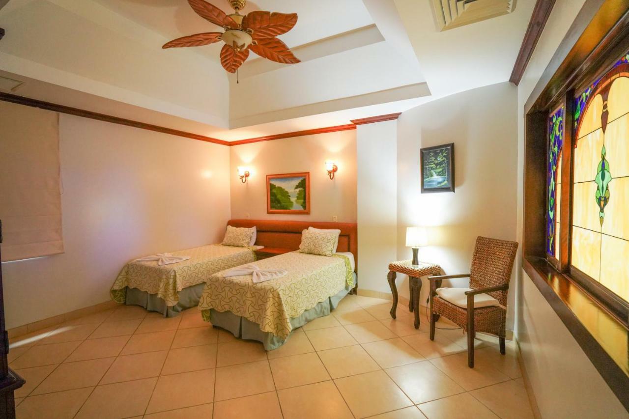 Pacifico Colonial Condominiums マヌエル・アントニオ エクステリア 写真